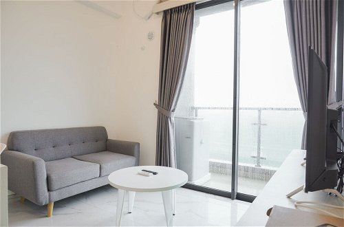 Photo 9 - Fully Furnished With Comfortable Design 2Br Sky House Apartment Bsd