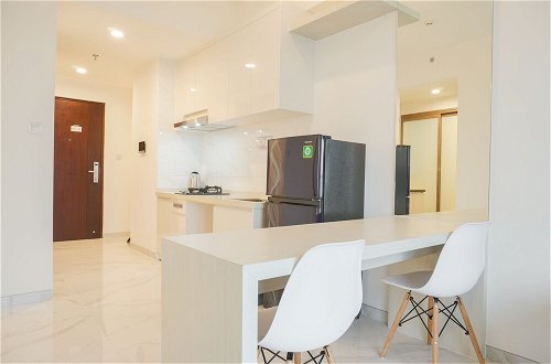 Photo 10 - Fully Furnished With Comfortable Design 2Br Sky House Apartment Bsd