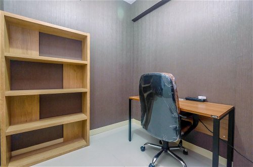 Photo 16 - Comfort 1BR with Study Room Green Pramuka Apartment