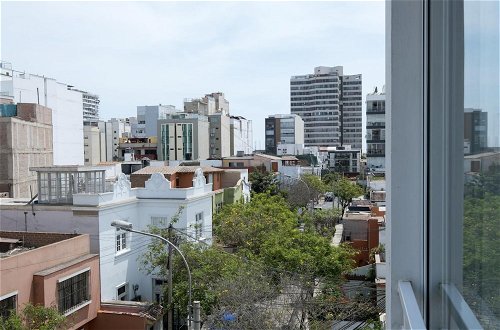 Photo 28 - Stylish Miraflores Apartments Free Parking