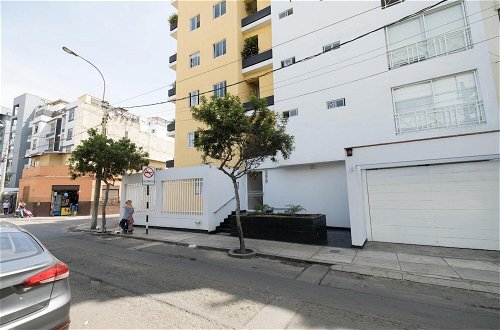 Photo 45 - Stylish Miraflores Apartments Free Parking
