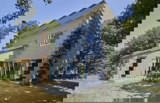 Foto 1 - Comfortable Holiday Home With two Bathrooms, Near the Beach