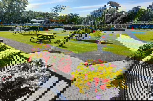 Foto 39 - Eco-friendly Villa With Terrace and Garden
