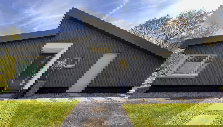Foto 1 - Modern Villa With Terrace and Garden in Dirkshorn