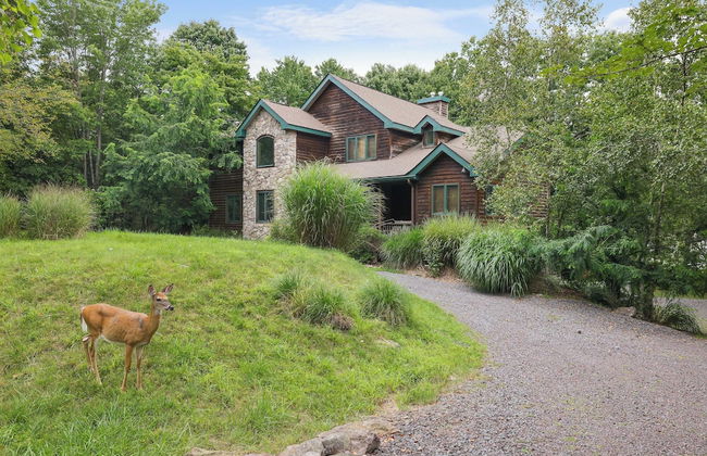 Elk Hollow by Avantstay Lakefront Chalet w/ Game Room & Fire Pit - Foto 47