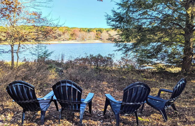 Elk Hollow by Avantstay Lakefront Chalet w/ Game Room & Fire Pit - Foto 57