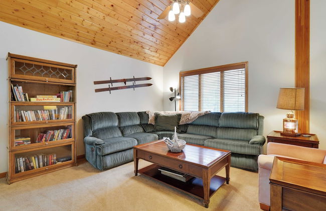 Elk Hollow by Avantstay Lakefront Chalet w/ Game Room & Fire Pit - Foto 27