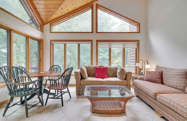 Elk Hollow by Avantstay Lakefront Chalet w/ Game Room & Fire Pit - Foto 25