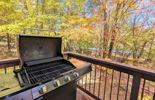 Elk Hollow by Avantstay Lakefront Chalet w/ Game Room & Fire Pit - Foto 49