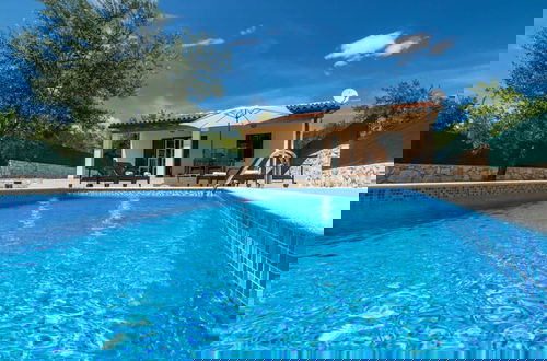 Photo 1 - Jozefina Comfortable Holiday Residence