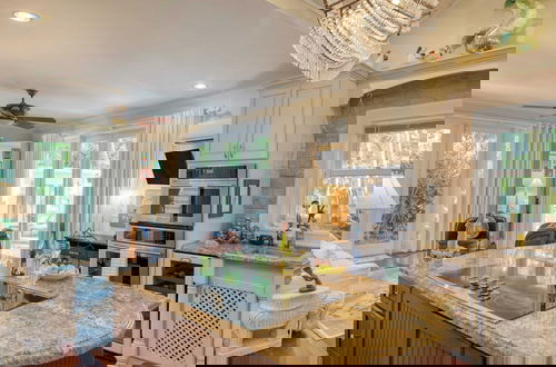 Photo 10 - Tennessee Williams by Avantstay Funky Design + Pool