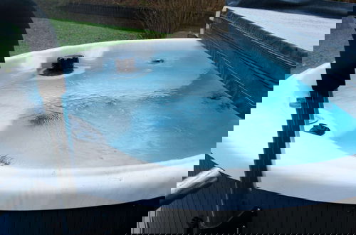 Foto 18 - Holiday Home With Sauna & Outdoor spa in Earnewald