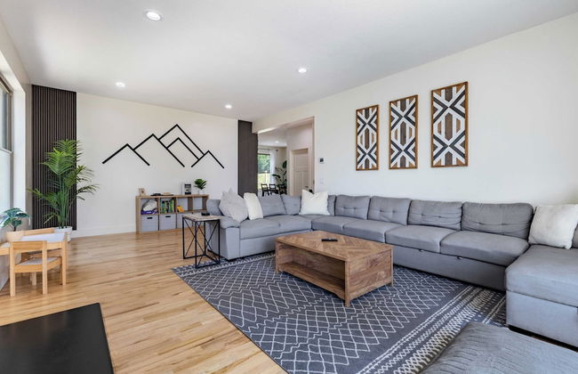 Modern Escape by Avanstay w/ Hot Tub, Fire Pit, Mountain Views, 10min to Town - Foto 41