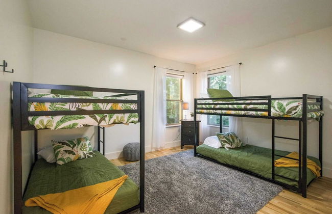 Modern Escape by Avanstay w/ Hot Tub, Fire Pit, Mountain Views, 10min to Town - Foto 14