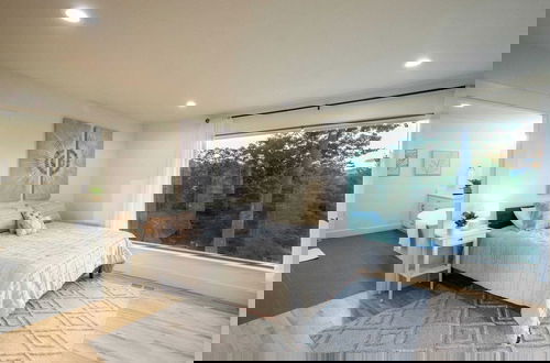 Foto 15 - Modern Escape by Avanstay Views, 10min to Town