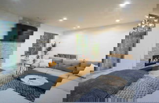 Foto 1 - Modern Escape by Avanstay Views, 10min to Town