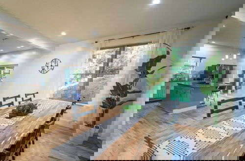 Foto 4 - Modern Escape by Avanstay Views, 10min to Town