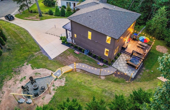 Modern Escape by Avanstay w/ Hot Tub, Fire Pit, Mountain Views, 10min to Town - Foto 17