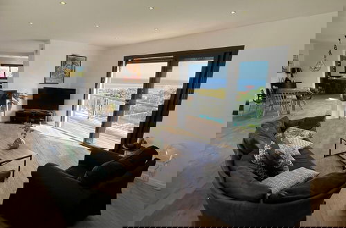 Foto 18 - Beautiful Villa With Pool and sea View