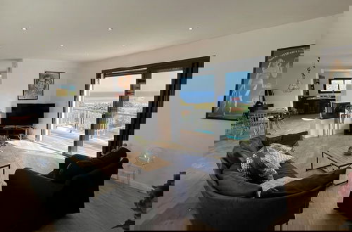 Foto 17 - Beautiful Villa With Pool and sea View