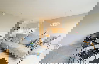 Foto 1 - Bright Apartment With Terrace
