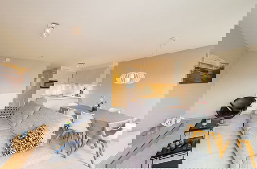 Foto 8 - Bright Apartment With Terrace