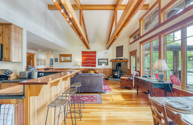 Goss Lake Chalet by Avantstay Lakefront w/ Dock - Foto 11