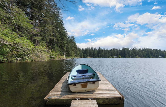 Goss Lake Chalet by Avantstay Lakefront w/ Dock - Foto 4