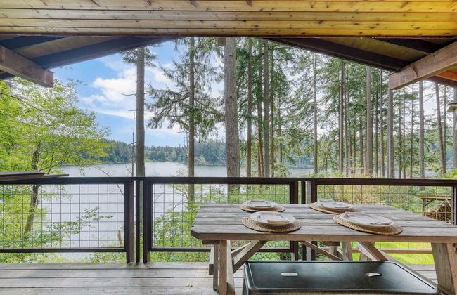 Goss Lake Chalet by Avantstay Lakefront w/ Dock - Foto 1