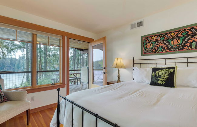 Goss Lake Chalet by Avantstay Lakefront w/ Dock - Foto 23