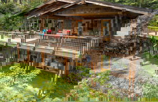 Foto 2 - Goss Lake Chalet by Avantstay Lakefront w/ Dock