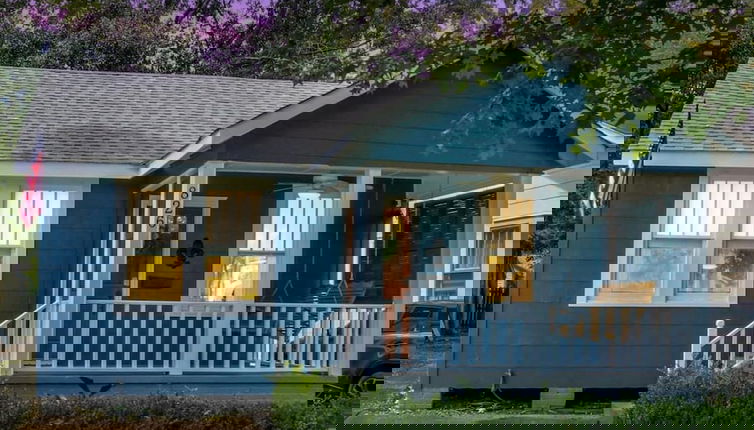 Foto 1 - Blissful Blue Bungalow in Baton Rouge