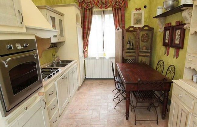 Ideal Holiday Home With Private Pool - Photo 4