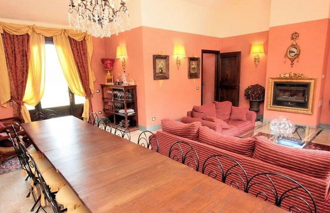Ideal Holiday Home With Private Pool - Photo 12
