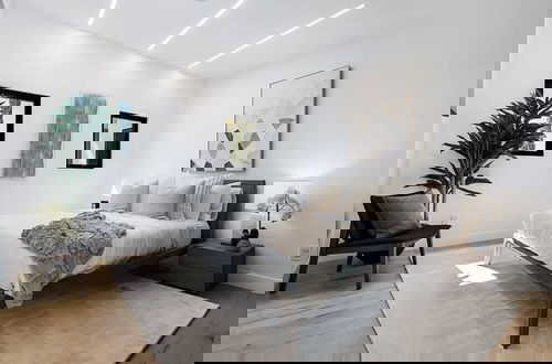 Photo 4 - Monarch Modern