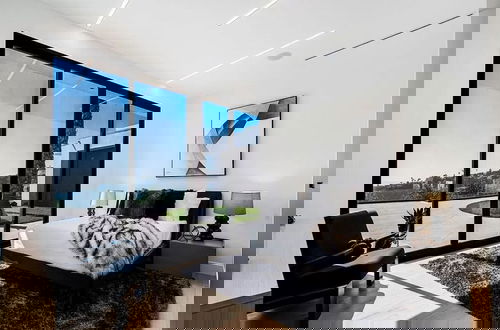 Photo 3 - Monarch Modern