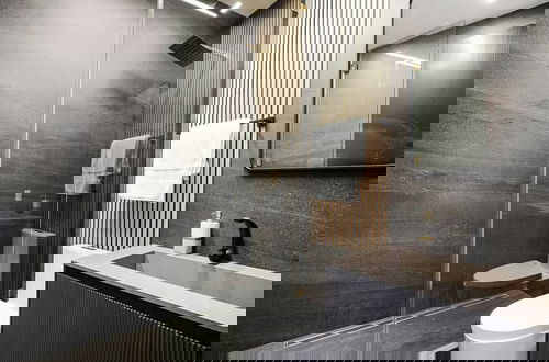 Photo 23 - Monarch Modern