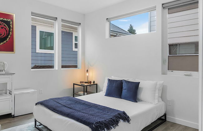 Vermithor's Bronze Ember Sweet Suite - Photo 1