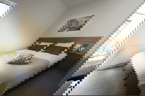 Foto 3 - Modern Holiday Home With a Deco Fireplace