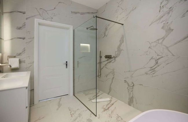 The Roehampton Place - Elegant 5bdr House With Garden + Parking - Foto 2