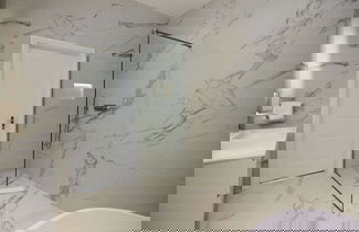 Foto 2 - The Roehampton Place - Elegant 5bdr House With Garden + Parking