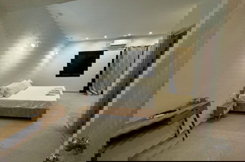 Foto 2 - Georgias House Project West