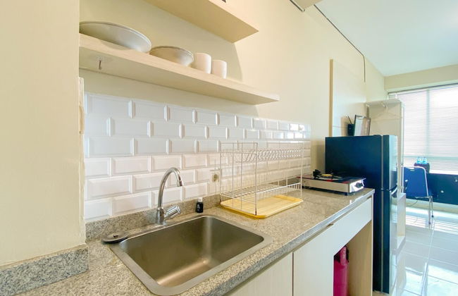 Homey And Best Place Studio Tifolia Apartment - Foto 6