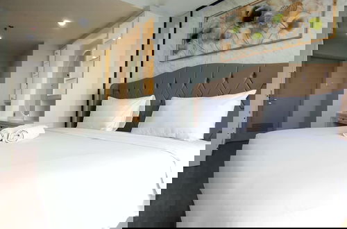 Foto 4 - Modern And Comfortable Living At 2Br Grand Sungkono Lagoon Apartment
