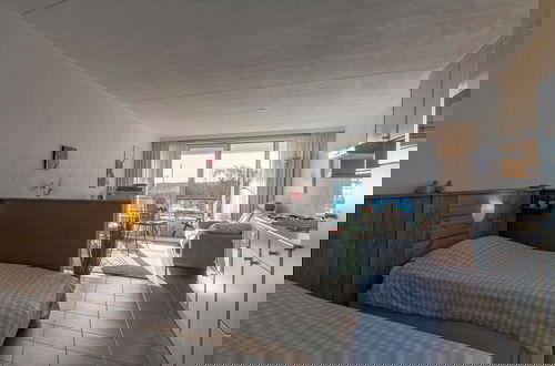 Foto 2 - Apartment With Dune View