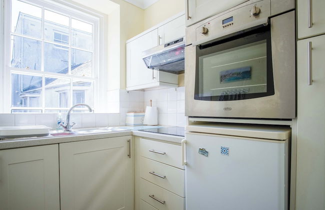 5 Belle Vue Court - 2 Bedroom Apartment - Tenby - Photo 18