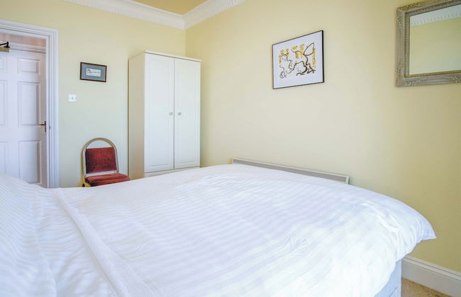 5 Belle Vue Court - 2 Bedroom Apartment - Tenby - Photo 14