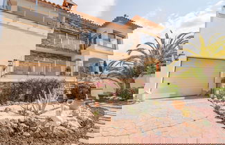 Foto 1 - Modern Apartment in Roses With Swimming Pool