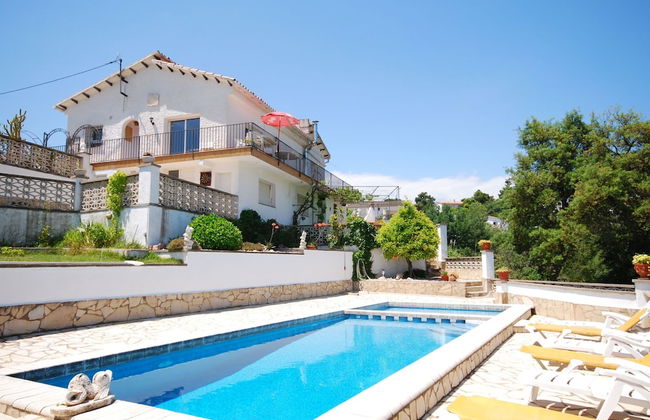 Serene Villa in Lloret de Mar With Private Swimming Pool - Foto 1