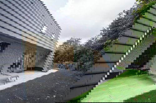 Foto 11 - Luxury Holiday Home by Seaside and Dunes